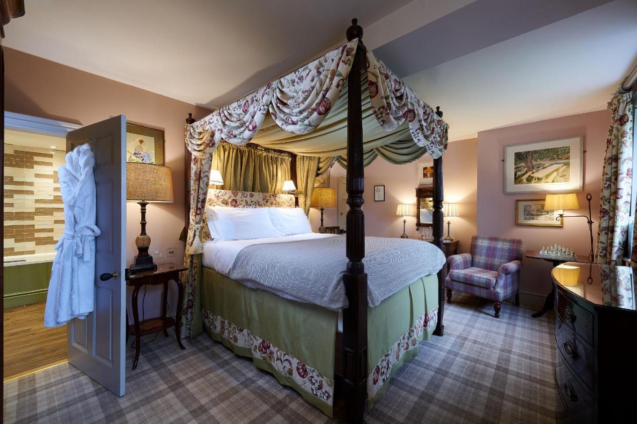 The Pilsley Inn - Chatsworth Баслоу Экстерьер фото