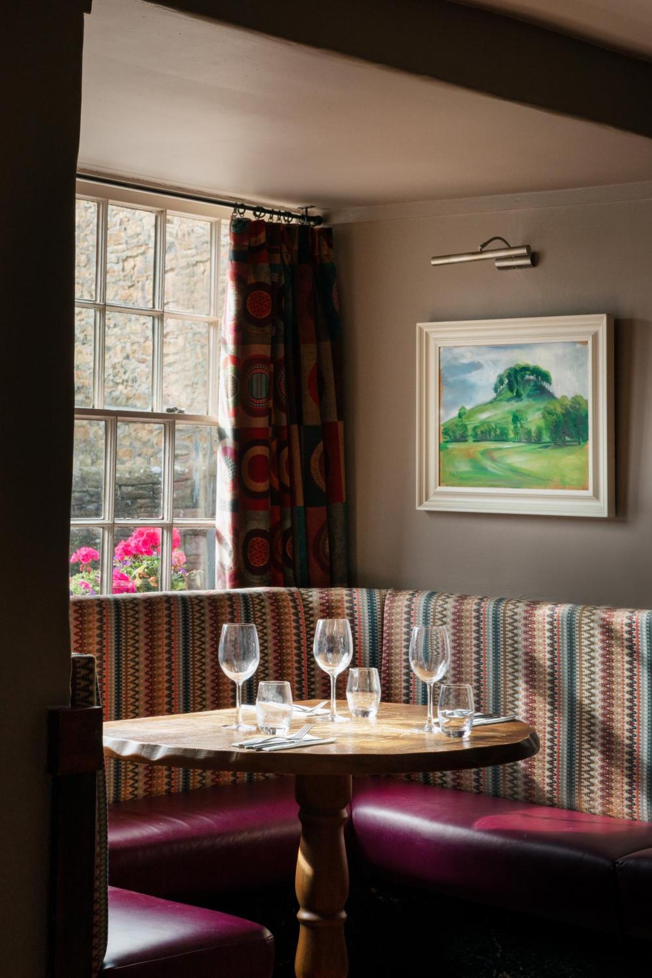The Pilsley Inn - Chatsworth Баслоу Экстерьер фото