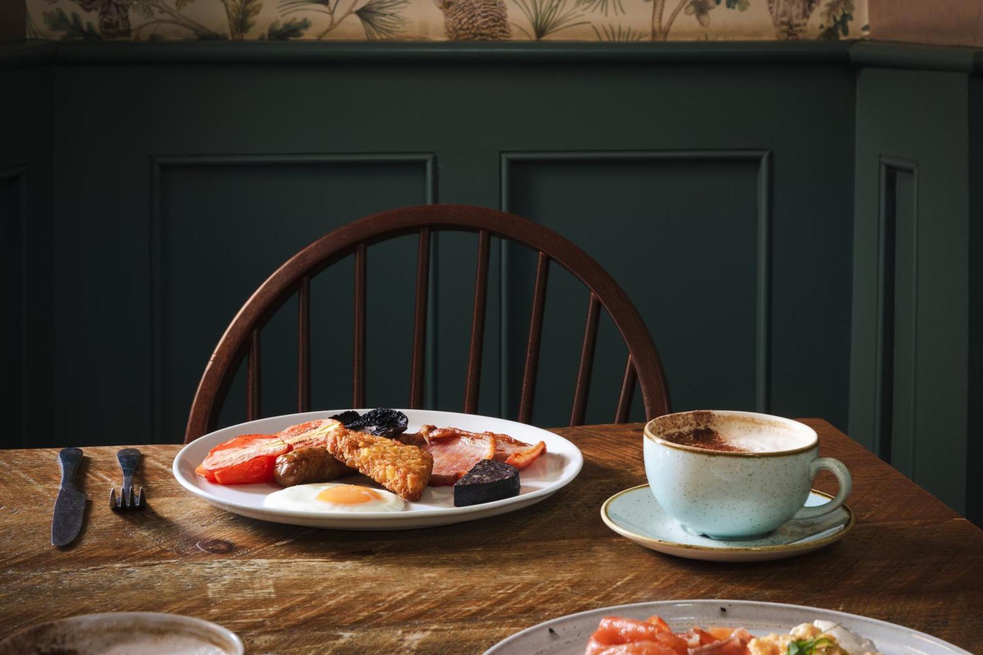 The Pilsley Inn - Chatsworth Баслоу Экстерьер фото