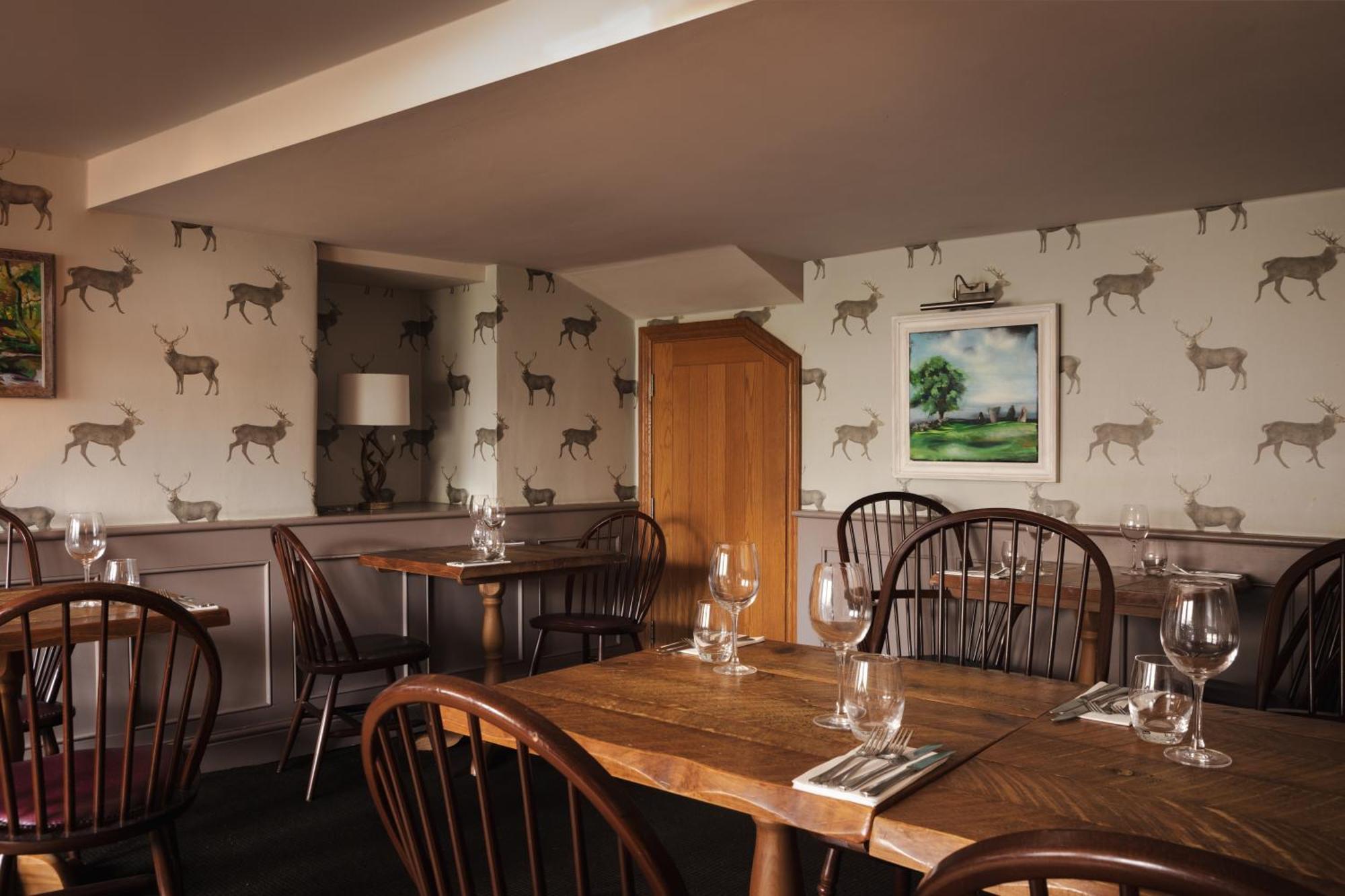 The Pilsley Inn - Chatsworth Баслоу Экстерьер фото