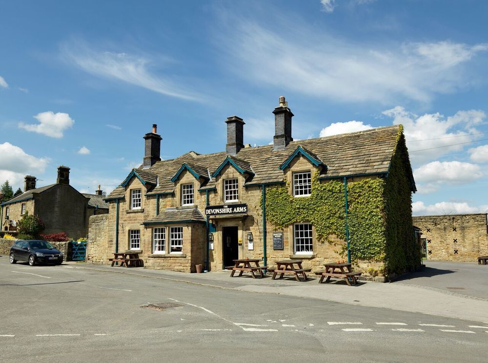 The Pilsley Inn - Chatsworth Баслоу Экстерьер фото